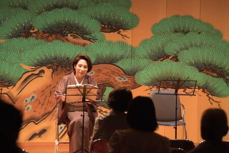 朗読を披露する波乃久里子（撮影：塚田史香）