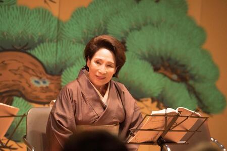 朗読を披露する波乃久里子（撮影：塚田史香）