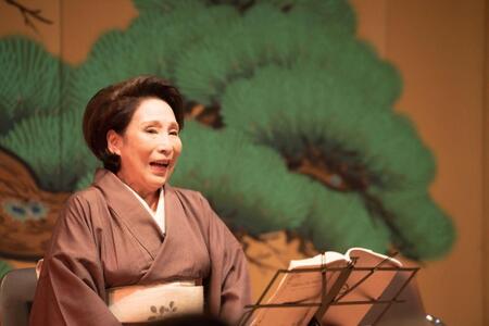 朗読を披露する波乃久里子（撮影：塚田史香）
