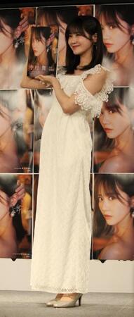 写真集「舞風」の発売記念イベントを開催したＳＴＵ４８の中村舞