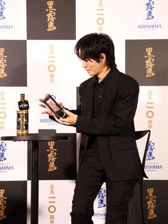 霧島酒造「黒霧島」新ＣＭ発表会に登壇した俳優の松坂桃李