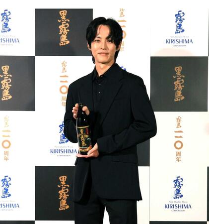 　新ＣＭ発表会に登壇した俳優の松坂桃李