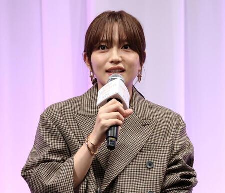 映画「ママがもうこの世界にいなくても　私の命の日記」お披露目試写会に登壇した川口春奈（撮影・伊藤笙子）