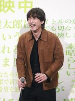 トークイベントに登壇した坂口健太郎（撮影・石井剣太郎）