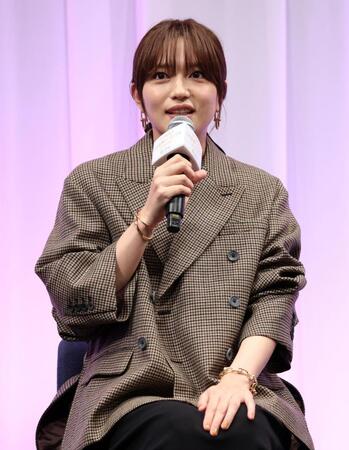 映画「ママがもうこの世界にいなくても　私の命の日記」お披露目試写会に登壇した川口春奈（撮影・伊藤笙子）