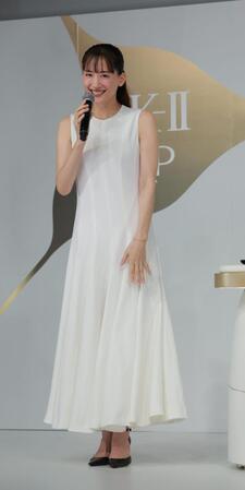 笑顔でトークする綾瀬はるか（撮影・金田祐二）
