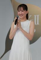 笑顔でトークする綾瀬はるか（撮影・金田祐二）
