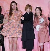 トークで会場を盛り上げた（左から）仲里依紗、松岡茉優、田中みな実（撮影・金田祐二）