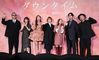 会場を盛り上げた（左から）渡部篤郎、永作博美、仲里依紗、松岡茉優、田中みな実、間宮祥太朗、Ｙｕｋｉ　Ｓａｉｔｏ監督（撮影・金田祐二）
