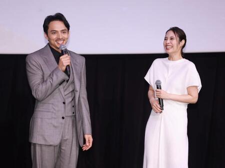トークで盛り上がる広瀬アリス（右）と満島真之介（撮影・石井剣太郎）