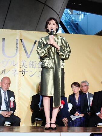 「ルーヴル美術館展　ルネサンス」の開架式に出席した北川景子