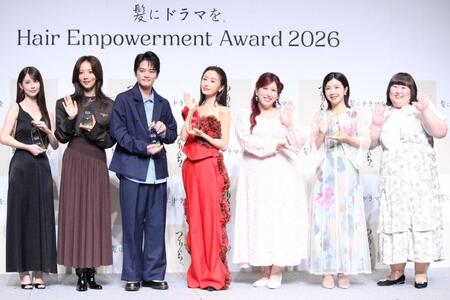 「『髪にドラマを』Ｈａｉｒ　Ｅｍｐｏｗｅｒｍｅｎｔ　Ａｗａｒｄ　２０２６」に出席した（左から）ダレノガレ明美、夏菜、中山優馬、松本まりか、３時のヒロイン・ゆめっち、福田麻貴、かなで
