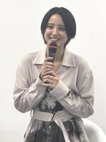取材会に出席した山崎紘菜