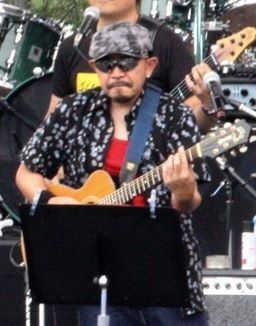 ＳＩＮＧ　ＬＩＫＥ　ＴＡＬＫＩＮＧ　西村智彦さん＝２０１０年