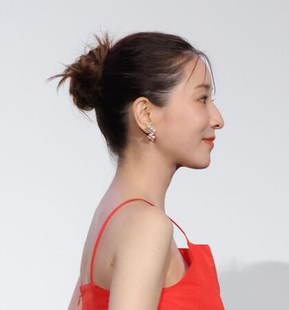 真っ赤なドレスで登場した田中みな実＝ＴＯＨＯシネマズ新宿（撮影・吉澤敬太）