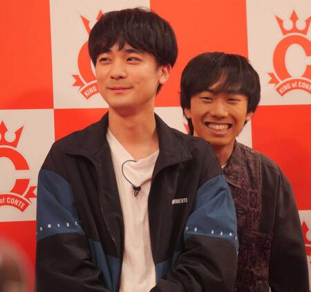「ダウ９００００」の蓮見翔（左）、上原佑太