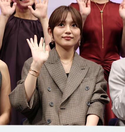 映画「ママがもうこの世界にいなくても　私の命の日記」お披露目試写会に登壇した川口春奈＝東京・大手町の日経ホール（撮影・伊藤笙子）