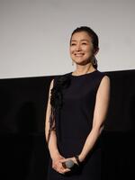透明感あふれる美貌と笑顔を披露した鈴木京香