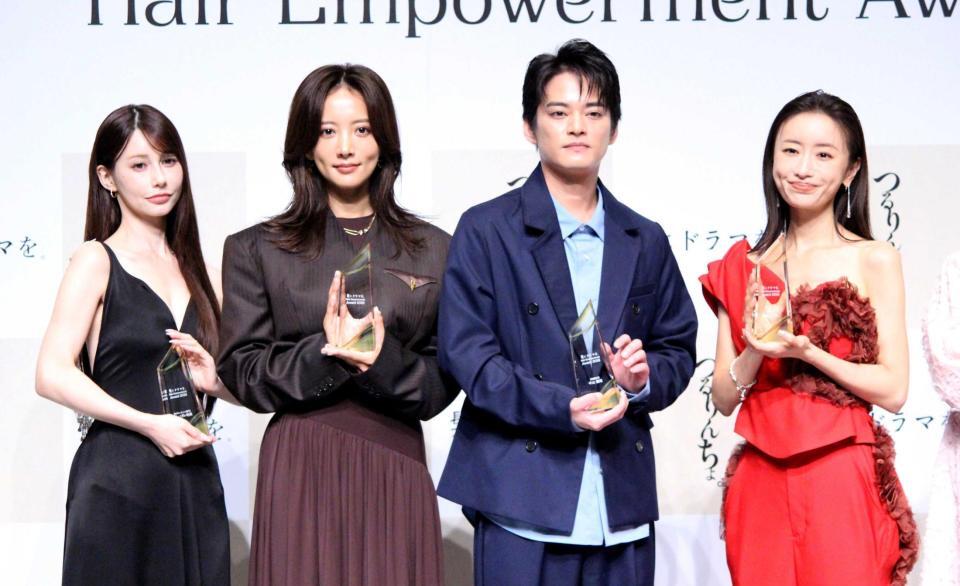 美髪を披露した（左から）ダレノガレ明美、夏菜、中山優馬、松本まりか