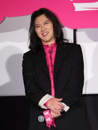 登壇し笑顔の尾上松也（撮影・金田祐二）
