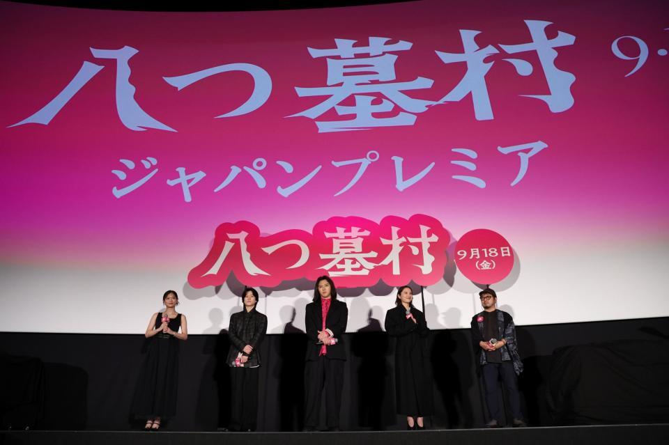 （左から）永瀬莉子、奥智哉、尾上松也、堀田真由、清水崇監督（撮影・金田祐二）