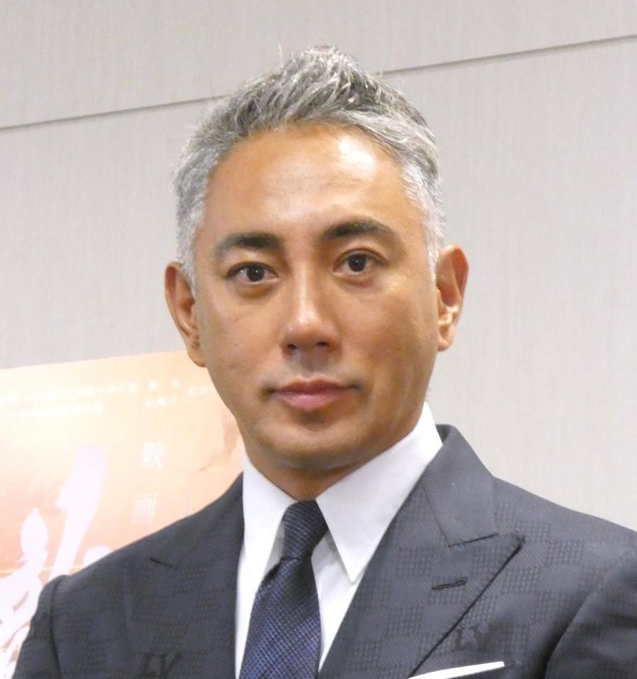 取材に応じた市川團十郎