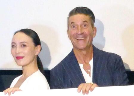 市川純（左）とパンツェッタ・ジローラモ