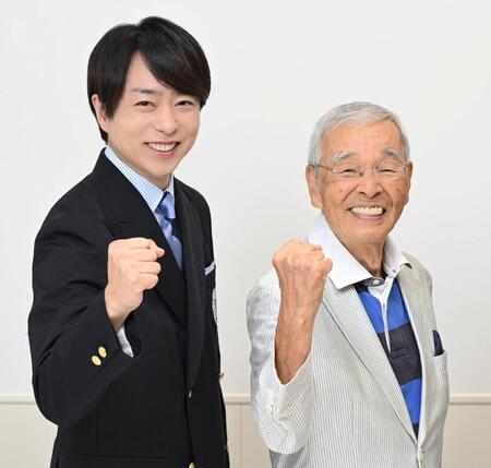 初代ＭＣの福留功男（右）と対談した櫻井翔