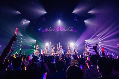熱いパフォーマンスで盛り上げる高嶺のなでしこ＝Ｐｈｏｔｏ　ｂｙ　東美樹