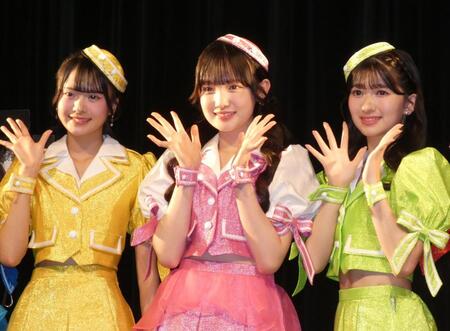 ＳＵＰＥＲ☆ＧｉＲＬＳ新メンバーの（左から）新森二愛、浜田萌帆、二宮伶寧＝東京・Ｓｐｏｔｉｆｙ　Ｏ-ＷＥＳＴ