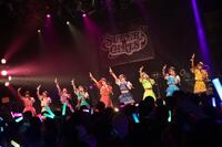 ＳＵＰＥＲ☆ＧｉＲＬＳの（左から）浜田萌帆、河村果歩、柏綾菜、櫻井穂夏、竹内ななみ、鎌田彩樺、二宮伶寧、門林有羽、新森二愛＝東京・Ｓｐｏｔｉｆｙ　Ｏ-ＷＥＳＴ