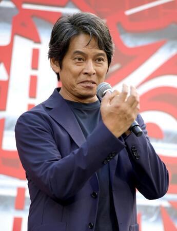 映画撮影時のエピソードを語る織田裕二＝大阪市北区梅田　グランフロント大阪・うめきた広場（撮影・坂部計介）