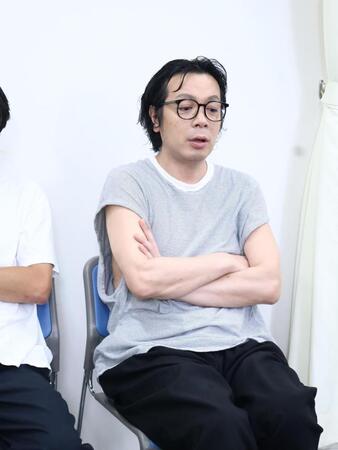舞台「僕らの時代じゃない」合同取材会に出席した峯田和伸