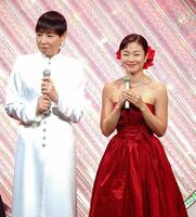 ０３年、ＮＨＫ紅白歌合戦で合同司会を務めた有働由美子アナ（左は和田アキ子）