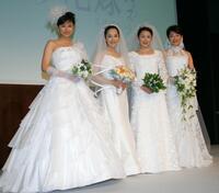 ウエディングドレス姿を披露した（左から）菊川玲、富田靖子、酒井美紀、羽田美智子＝２００５年撮影