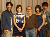 「百年の時計」初日あいさつに出席した（左から）鈴木裕樹、木南晴夏、ミッキー・カーチス、中村ゆり、近江陽一郎＝２０１３年撮影
