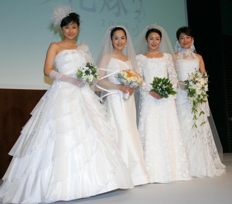 ウエディングドレス姿を披露した（左から）菊川玲、富田靖子、酒井美紀、羽田美智子＝２００５年撮影