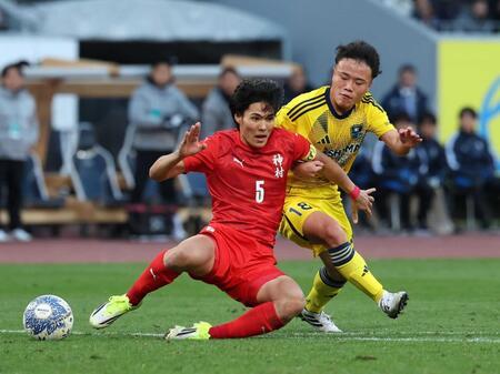 神村学園の中野陽斗（左）＝２０２６年１月