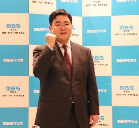 会見に出席したＭＢＳ福島暢啓アナウンサー