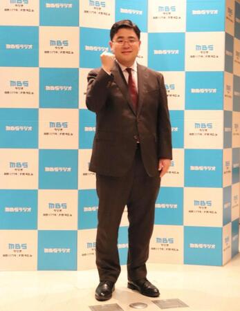 会見に出席したＭＢＳ福島暢啓アナウンサー