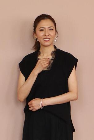 ミュージカル「ＦＯＵＲ　ＭＩＮＵＴＥＳ」に主演する安蘭けい