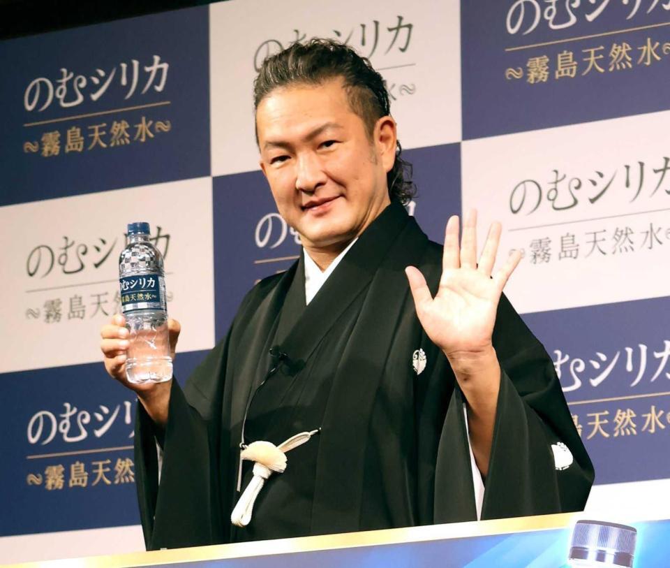 新ＣＭ発表会に登壇した中村獅童