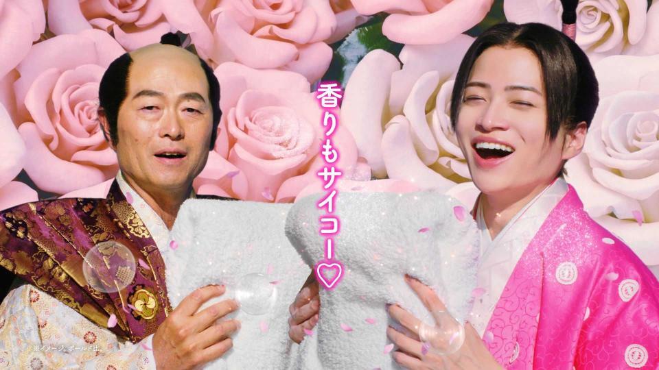 ＣＭキャラクターを務める桑田真澄氏（左から）と菊池風磨
