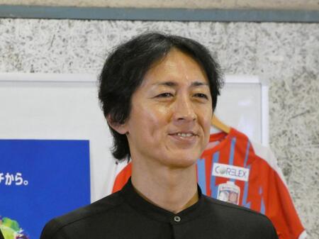 会見を行った矢部浩之