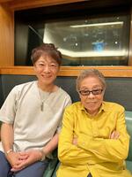 都内で新曲「北の港」のレコーディングに臨んだ（左から）北山たけし、北島三郎