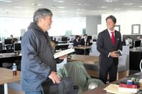 笑顔の本広克行監督（左）と織田裕二（Ｃ）２０２６　フジテレビジョン　ＢＳ　フジ　ビー・エー・シー