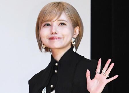 益若つばさ