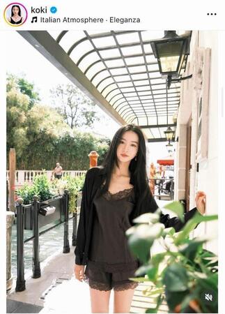 ベネチアの運河沿いで、Ｃｏｃｏｍｉ撮影。Ｋｏｋｉ，のインスタグラム＠ｋｏｋｉ（９月９日付）より