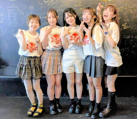 ラーメンＪＡＰＡＮ４７の候補生としてお披露目された（左から）桜月真依、桜木唯衣、杏珠、美優、藤田早希＝都内