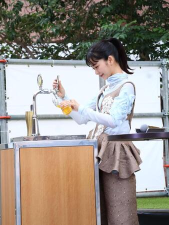 ビールサーバーでヱビスビールを自ら注いだ